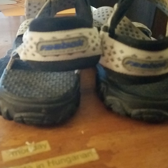 Reebox Strapy Size 7 Sandals - Picture 3 of 5